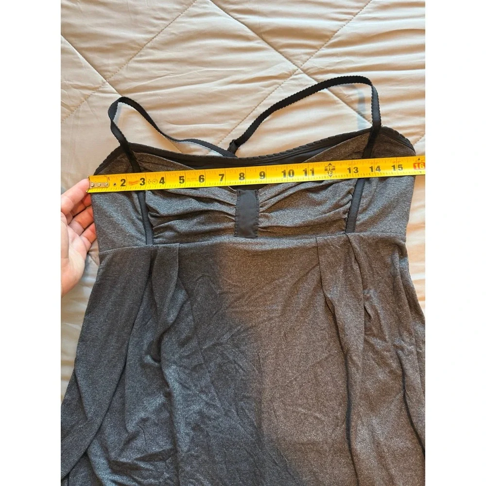 Lululemon Graceful Flow Tank with bra size 10 women's workout activewear yoga